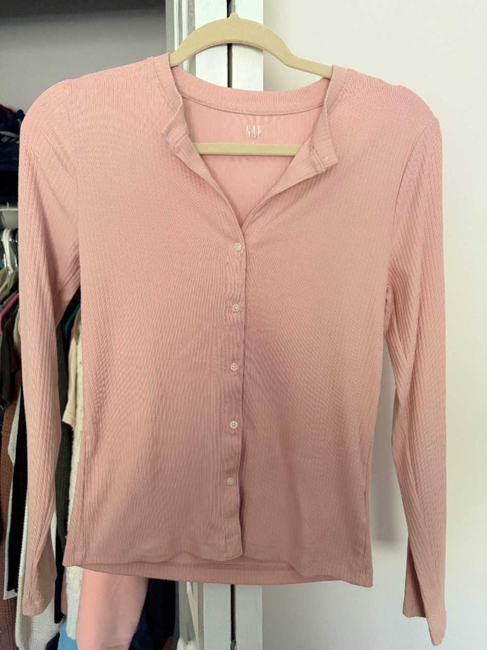 GAP top Size Medium